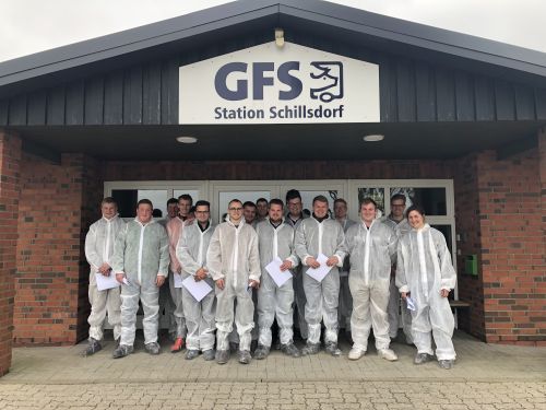 Die Fachschulklasse LWSGW.24a bei dem Besuch unserer KB-Station Schillsdorf.