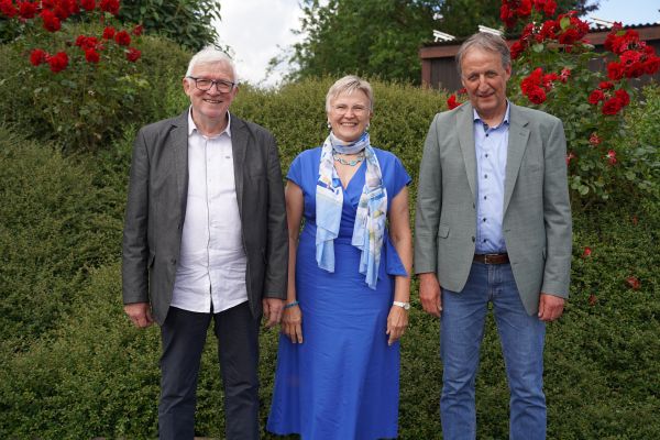 v.l.: Prof. Dr. Horst Brandt, Annette Niggemeyer und Prof. Dr. Ernst Tholen